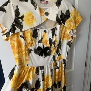 Pinup Girl Clothing Evelyn in Yellow Roses